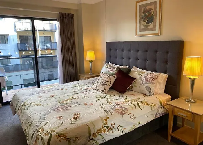 Riverside City View Parking Netflix Wifi Wine Free