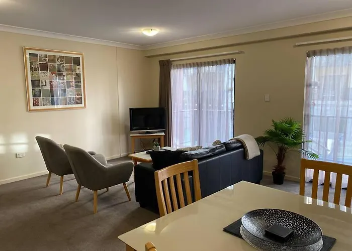 Riverside City View Parking Netflix Wifi Wine Free