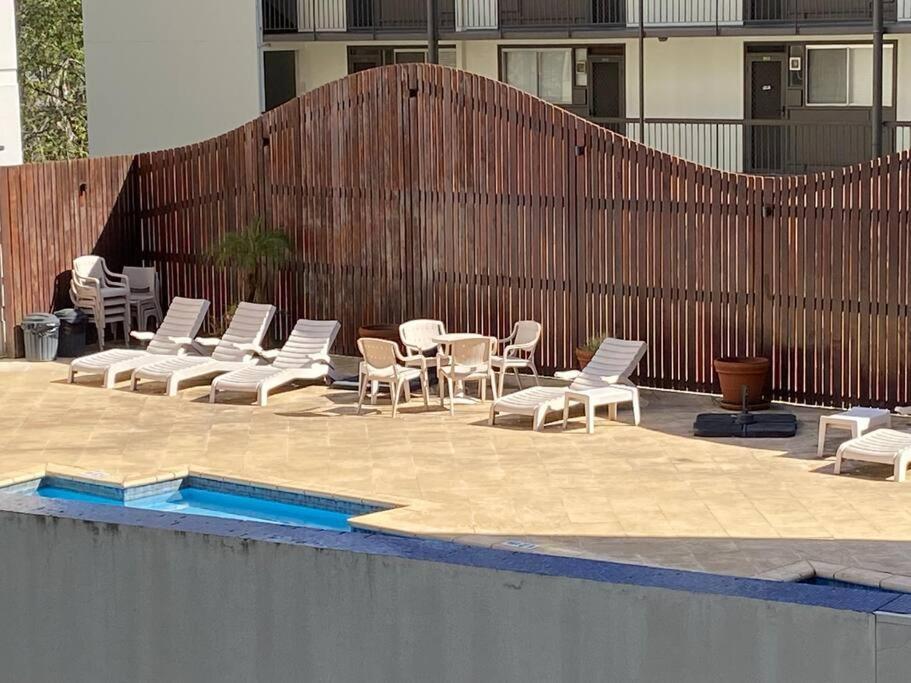 Riverside View Parking Netflix Wifi Wine Free Apartment *
